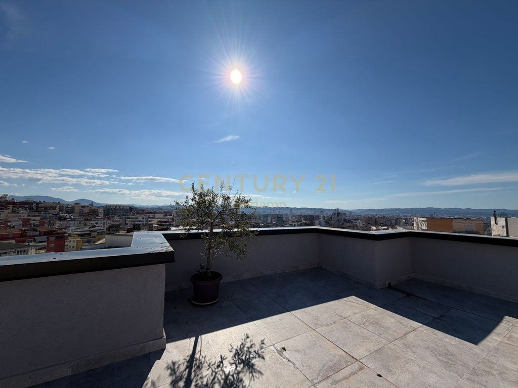 APPARTAMENTO IN VENDITA A FRESK CON VISTA SU TIRANA