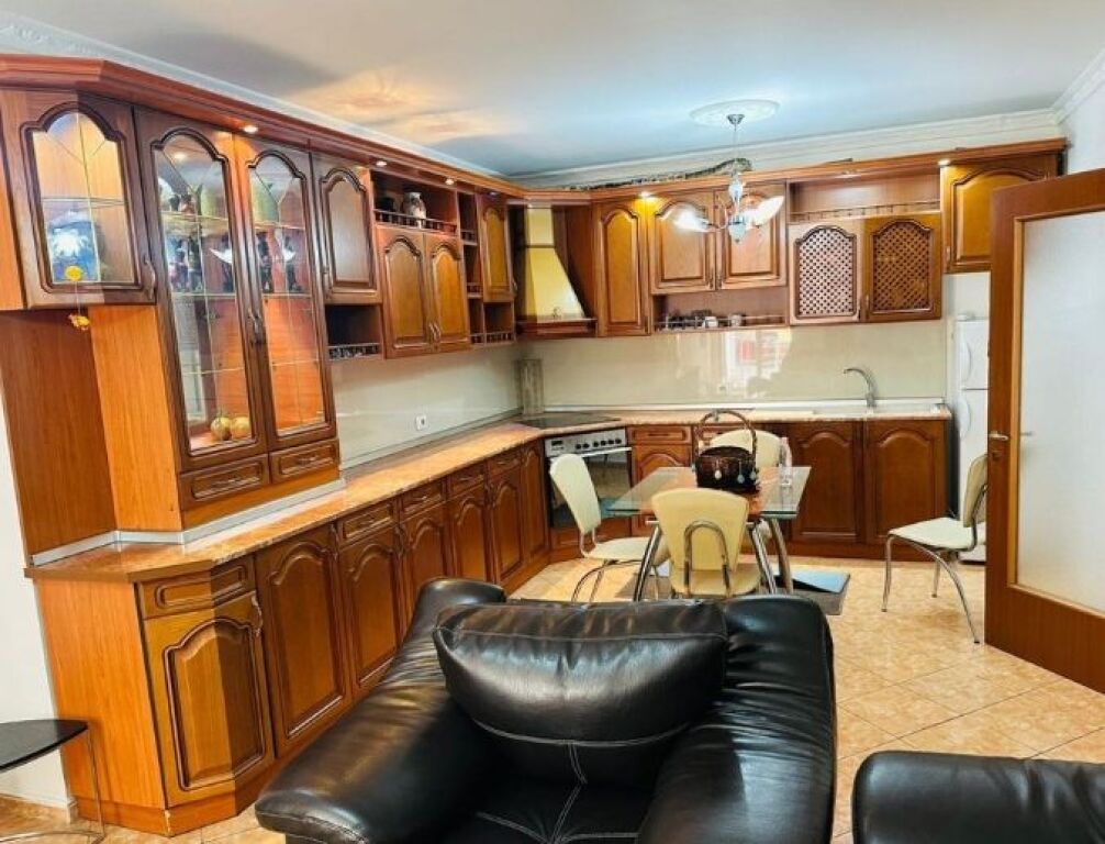 Appartamento 2+1+2 in affitto– arredato e con illuminazione naturale