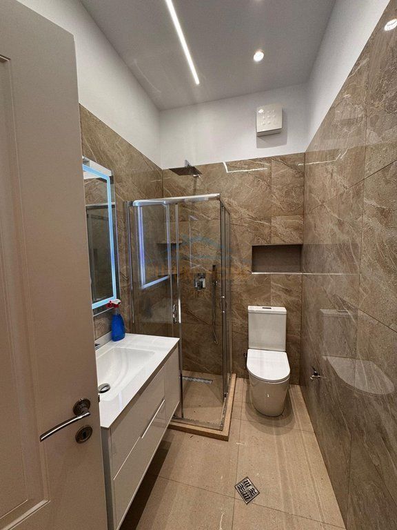 For sale, 2+1 Apartment Unaza e Re, Tirana