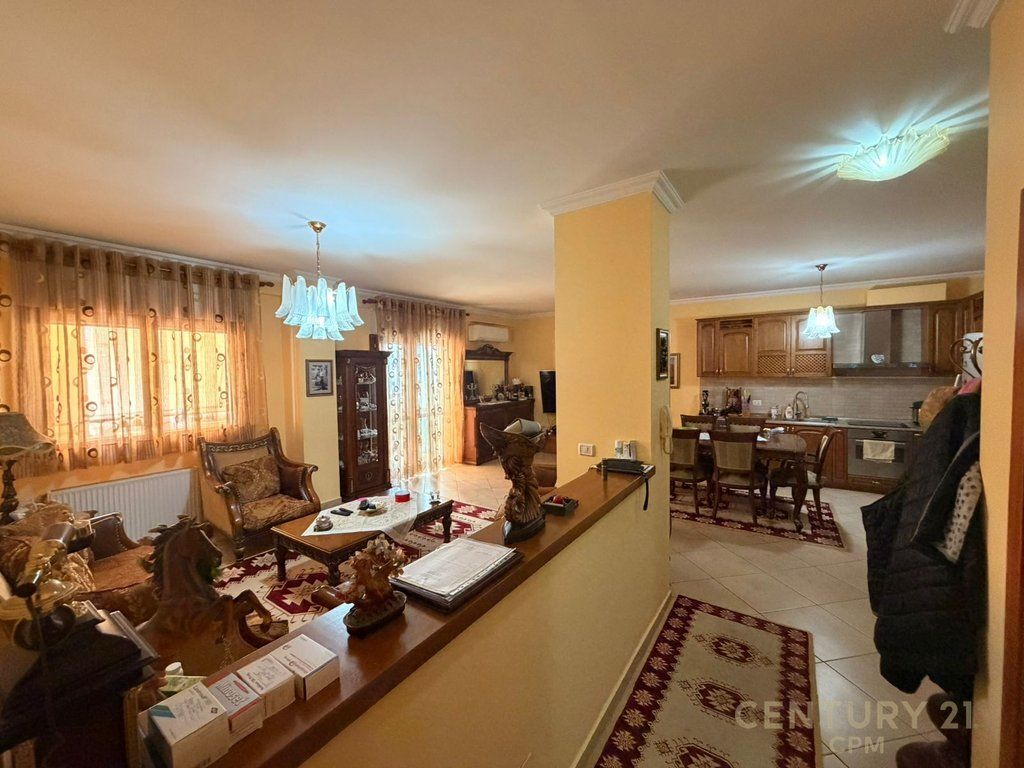 SHESIM APARTAMENT 2+1+2 TEK KOMUNA E PARISIT!