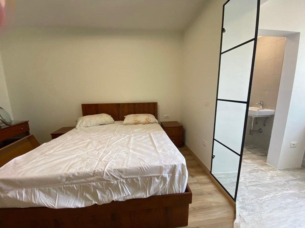 NEAR THE ELECTRIC MARKET WE RENT APARTMENT 1+1+2 ,600 € /Month