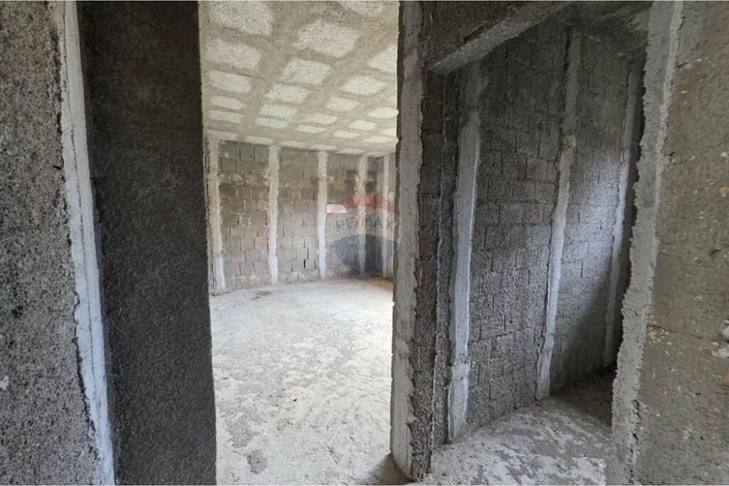 Shtepi private ne shitje , Orikum