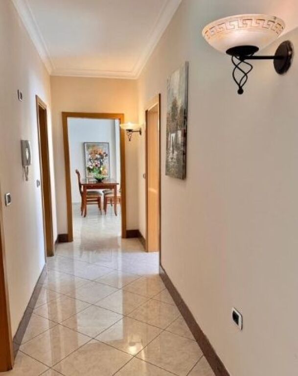 Apartament 2+1+2 me qera– hapësirë komode dhe lokacion premium