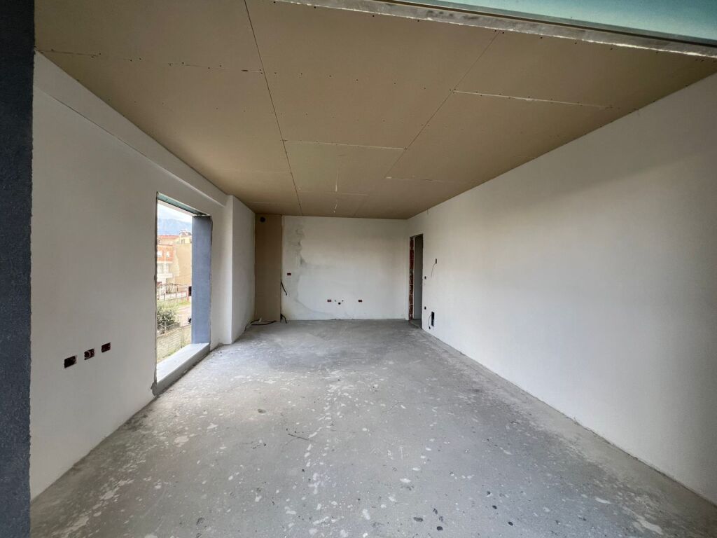 Shitet apartament   2+1+2