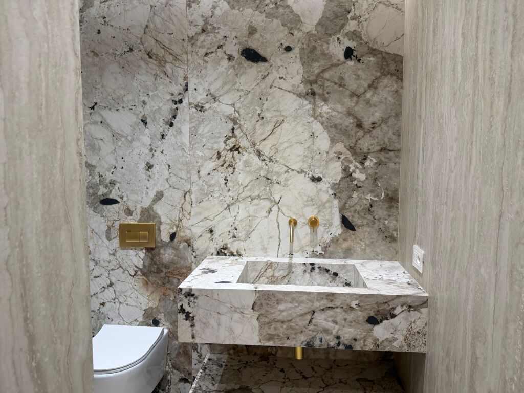 Jepet ambient per qira  Altana Residence