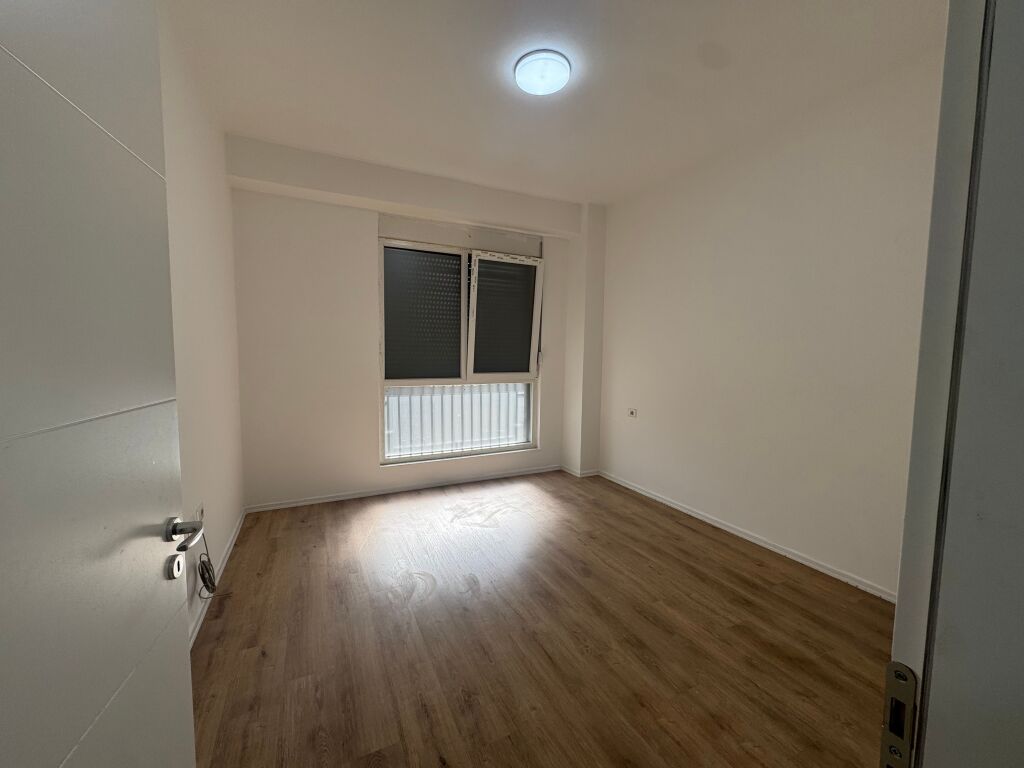 Apartament 3+1 per shitje tek Ish Fusha e Aviacionit!