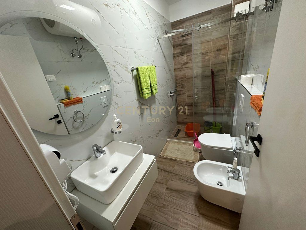 JEPET ME QIRA APARTAMENT 1+1 NE TEK SHKEMBI KAVAJES, DURRES !