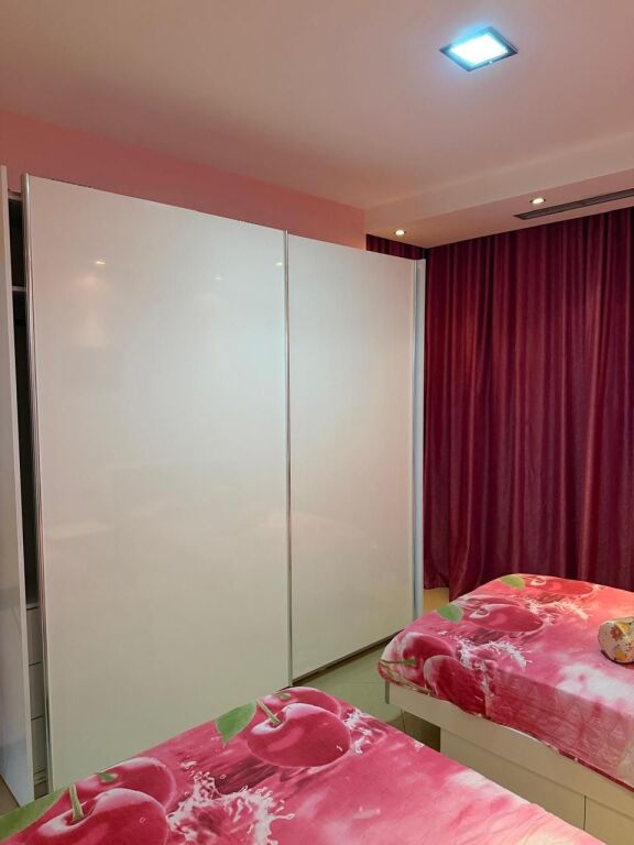 🏢Nella zona di Blloku, è in affitto un appartamento 2+1+2, arredato, 1.200 Euro