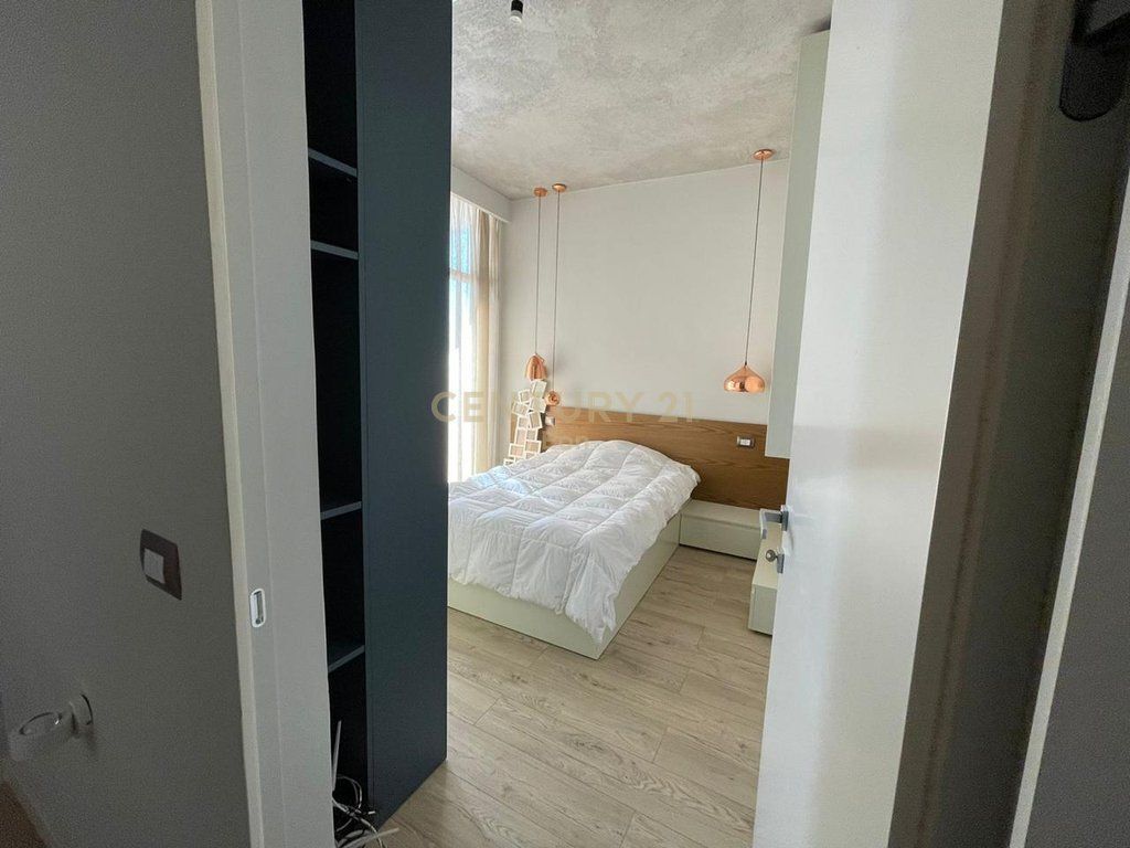 Apartament 2+1 Me Qira me Pamje Deti, Rruga e re e Portit, Durrës !