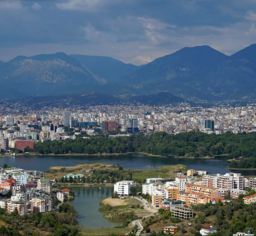 Apartment for sale at the Dry Lake, roadside  ✨ 6 parking spaces included in the price