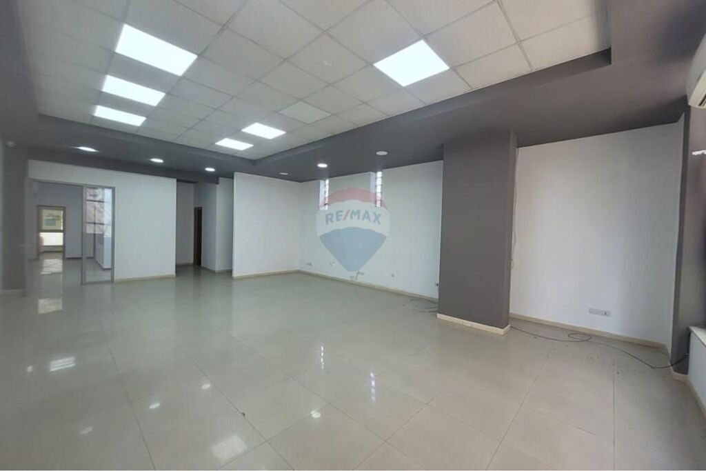 Zyrë - Për Qira - Myslym Shyri, Tiranë