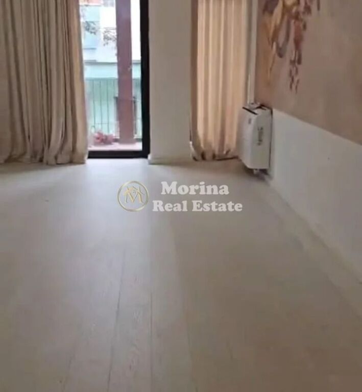 Qera | Ambjent Biznesi | Rruga e Kavajës | 1100 €/muaj