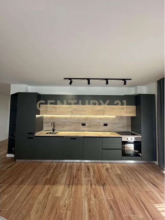 Apartament 2+1+2 për Shitje në Plazh, Durres ME PAMJE NGA DETI