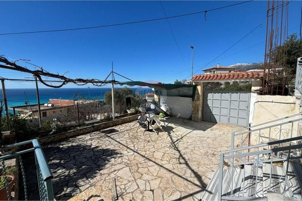 Vile 3 kateshe ne shitje , Dhermi