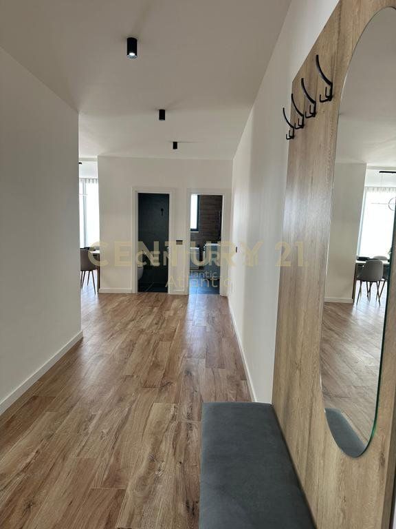 Apartament 2+1+2 për Shitje në Plazh, Durres ME PAMJE NGA DETI
