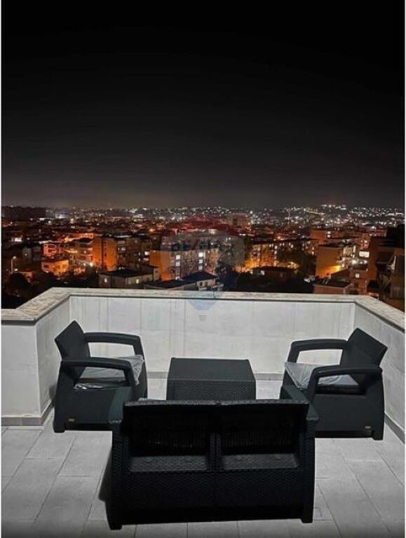 Apartament 2+1 per qira te Shkolla e Bashkuar!