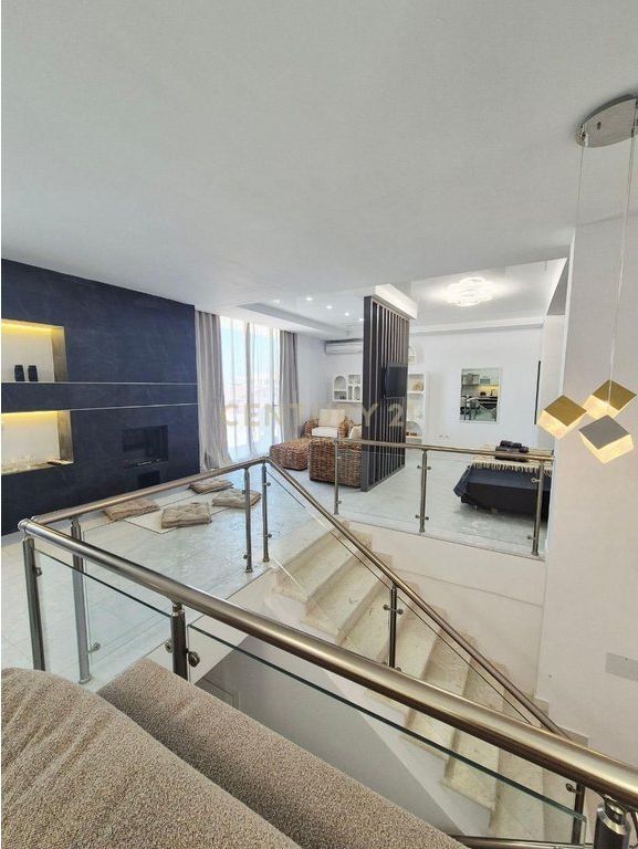 PENTHOUSE FOR SALE IN THE BEACH AREA