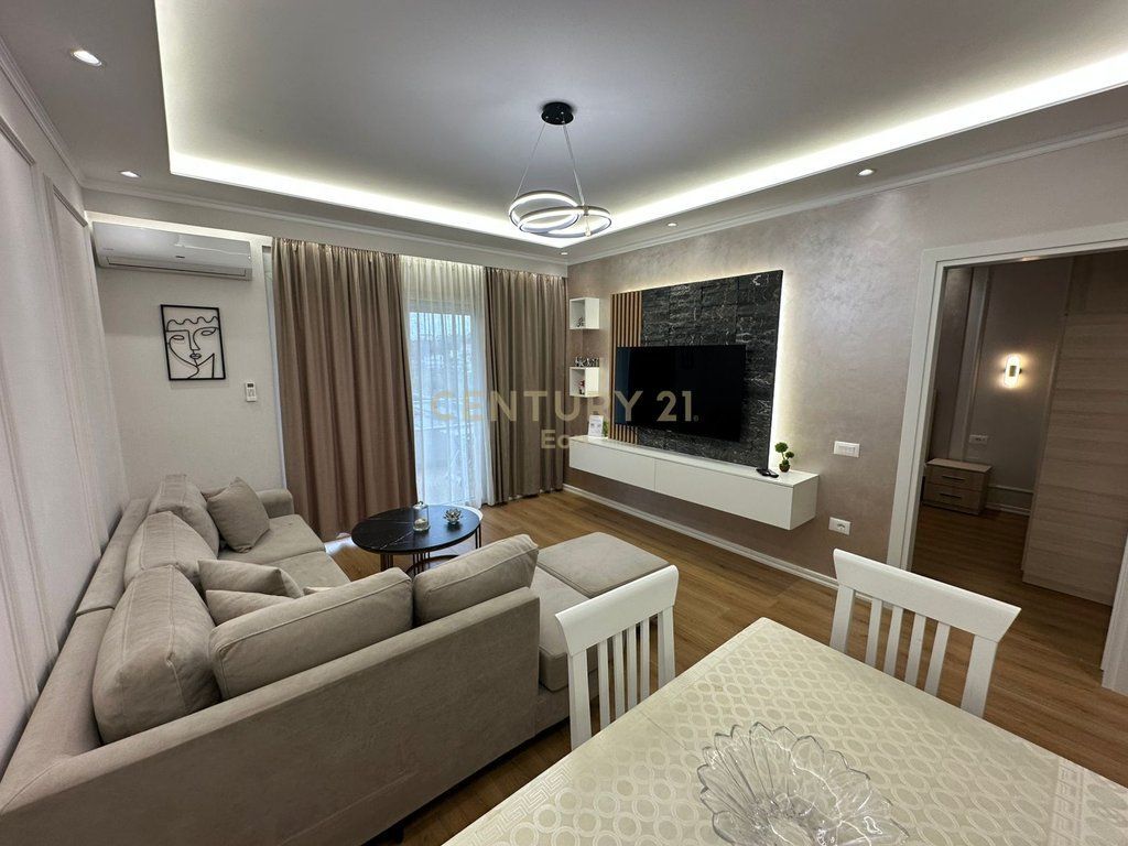 JEPET ME QIRA APARTAMENT 1+1 NE TEK SHKEMBI KAVAJES, DURRES !
