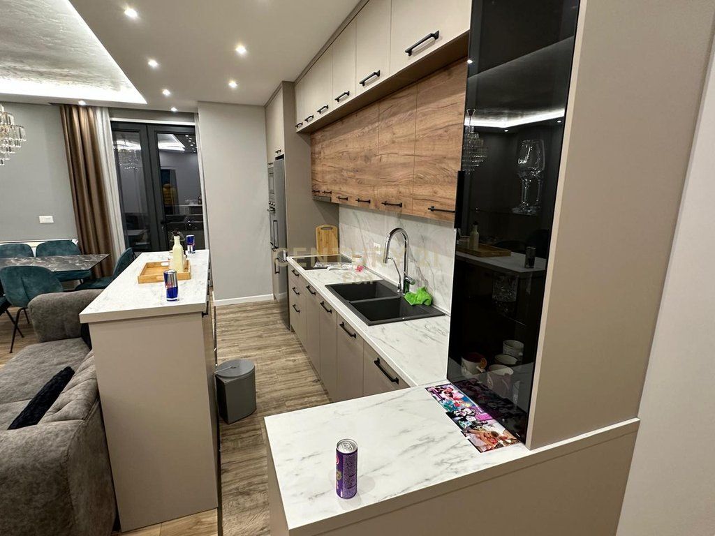 JAPIM ME QIRA APARTAMENT 2+1+2 NE VOLLGA TEK 27KATESHI !