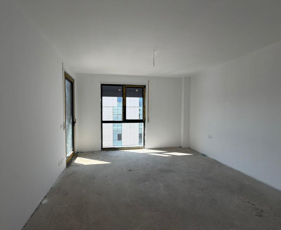 Apartament 2+1+Parking per shitje tek Akses Tirana prane Casa Italia.