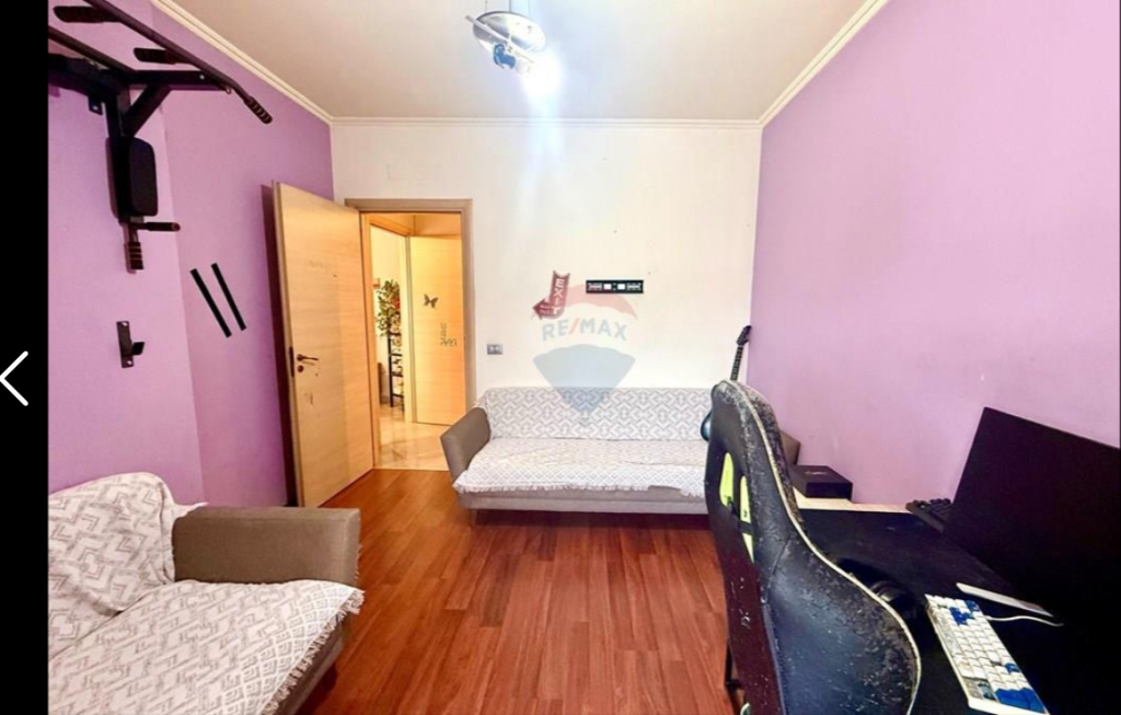 Apartment for sale 2+1+2 near the United School