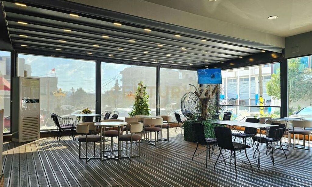 Godinë multifunksionale me qira, Sauk i Ri