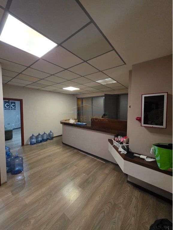 Qera, Ambient Biznesi, Qender