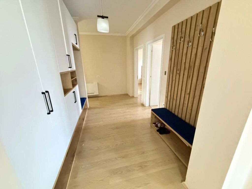 🏡 Jepet me qira 2+1   📍 Rruga Hamdi Sina, pranë Liqeni i Thatë 🌿💶 70,000 lekë/muaj (neto)