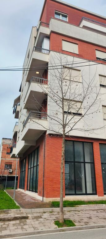 🏠 Shitet Apartament ( 2+1+2 ball +2wc ) me siperfaqe 131 m²