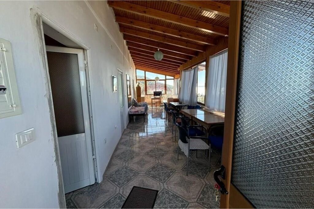 Vile 3 kateshe ne shitje , Dhermi