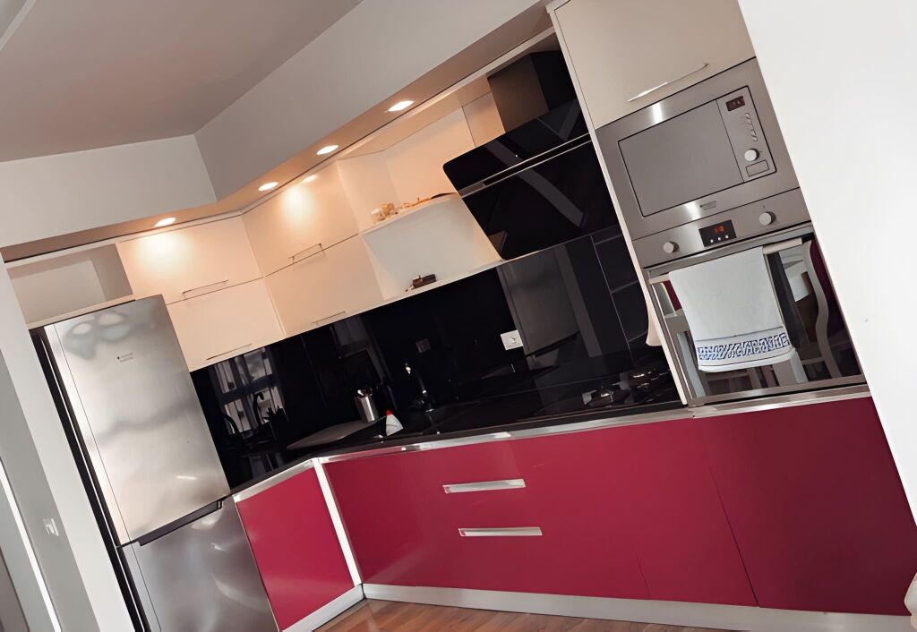 Affittasi Appartamento 2+1 – Astir !