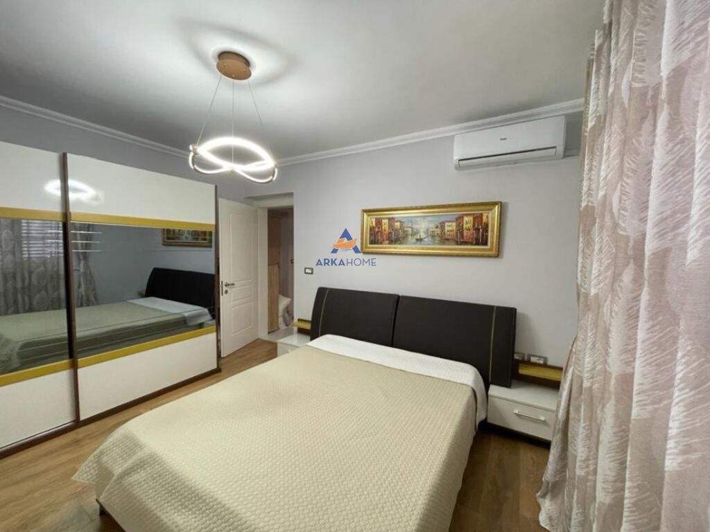 SHITET APARTAMENT 1+1 "TE LIQENI ARTIFICIAL" 200.000 EURO