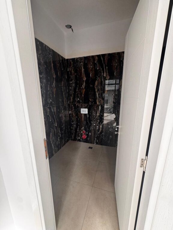 COMMERCIAL SPACE FOR RENT BY THE ROAD NEAR THE PROSECUTOR'S OFFICE OF TIRANA