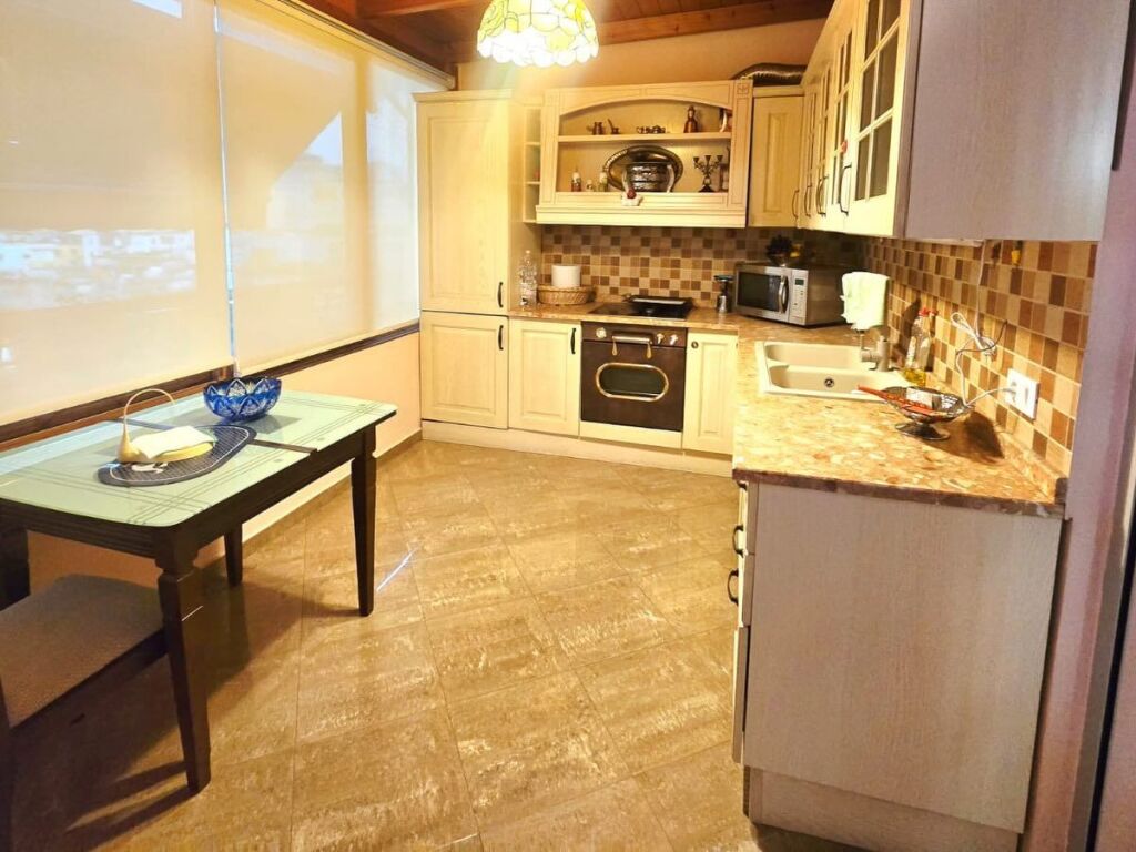 Vendiamo Appartamento 2+1 Vicino a BLLOK, Scuola 11 Gennaio