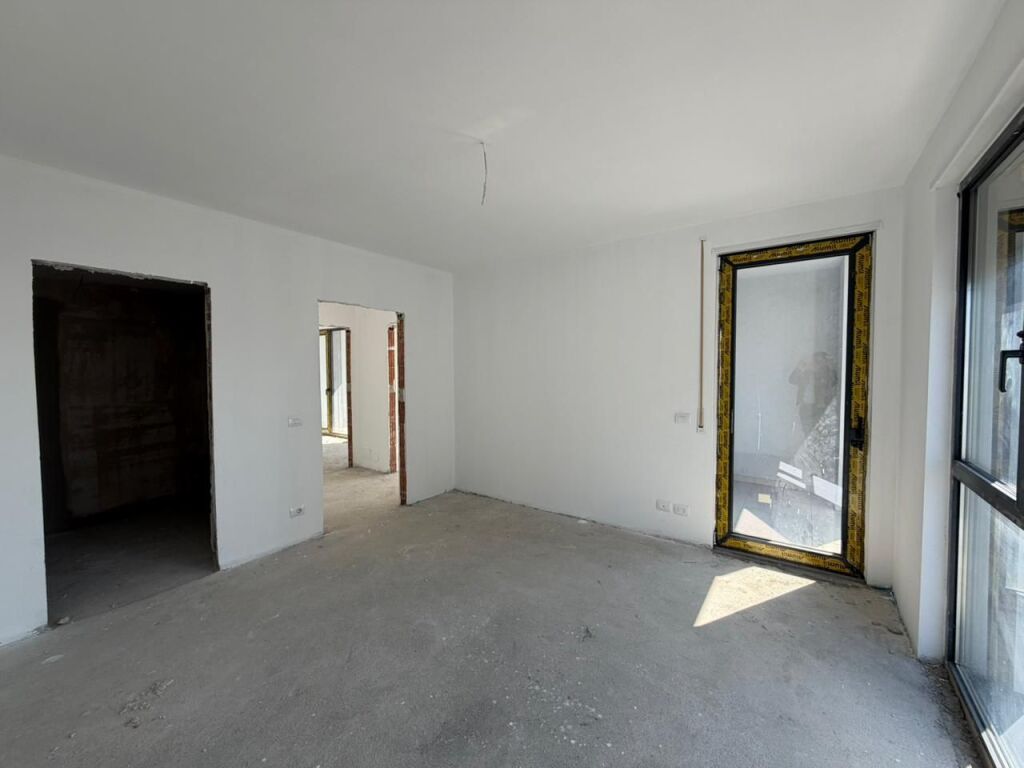 Apartament 2+1+Parking per shitje tek Akses Tirana prane Casa Italia.