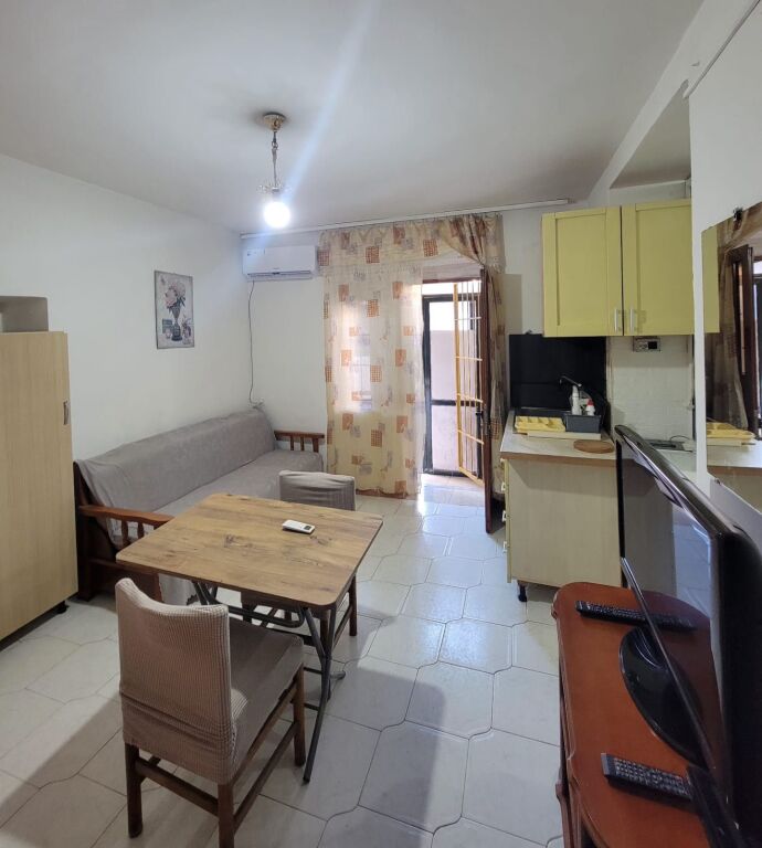 📌 Jepet me Qera Garsoniere ne Xhamllik tek Kongresi i Manastirit,