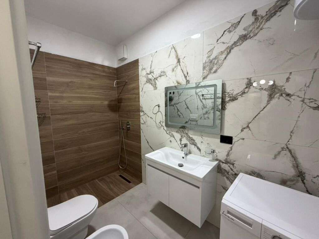 Apartament 1+1 + Parkim në Residence tek TEG