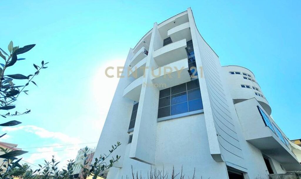 Godinë multifunksionale me qira, Sauk i Ri