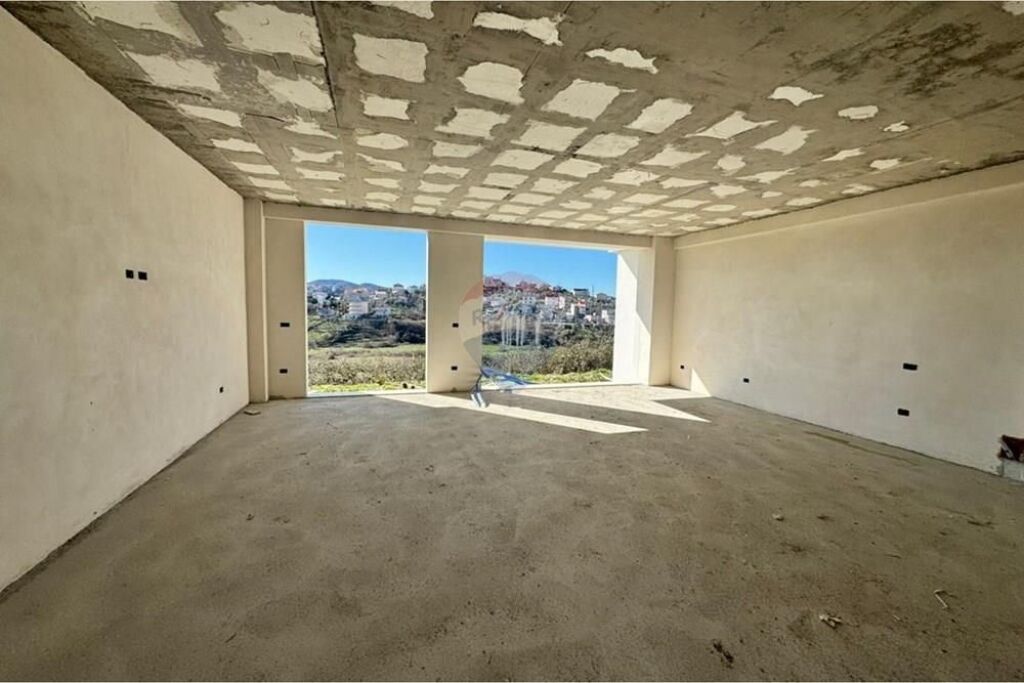 Villa Twin in vendita al lago di Farka