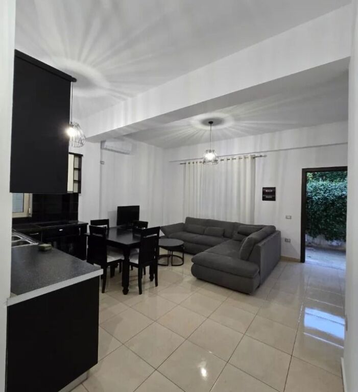 Qera | Vilë 1 + 1 | Qytet Studenti | 450 €/muaj