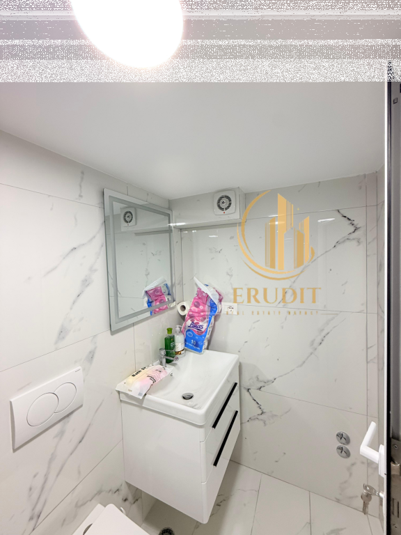 Jepen me qira 3 garsoniere në Vlorë (pranë stadiumit)