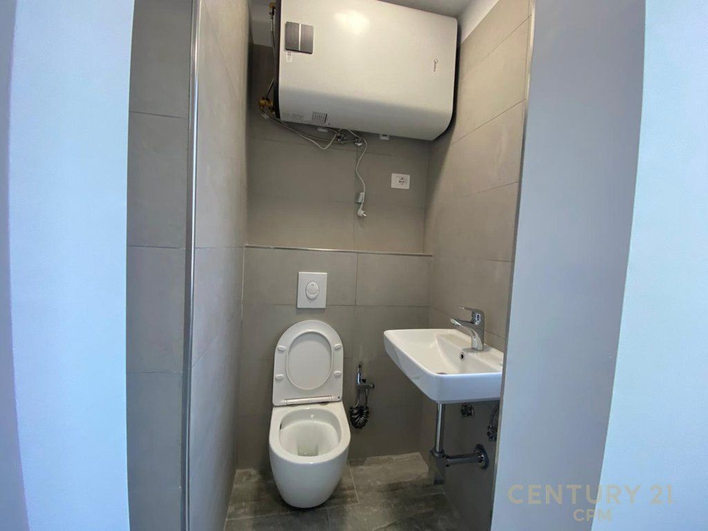 PRANE TREGUT ELEKTRIK DHE BLLOKUT TE AMBASADAVE JAPIM ME QIRA APARTAMENT 1+1+2 600 € /Muaj Sip. Totale  60m2