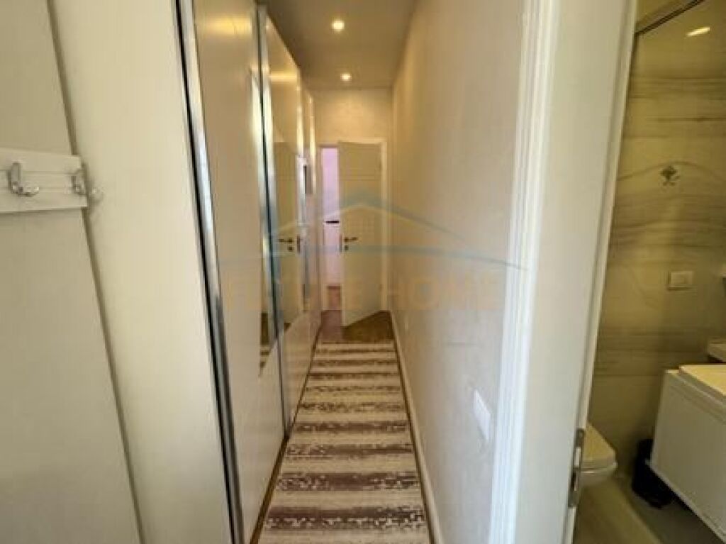 Shitet, Apartament 3+1+2 Poste Parkimi, Fresk