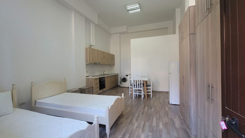 GARZIONERE ME QIRA BRRYLI 45.000 LEKE