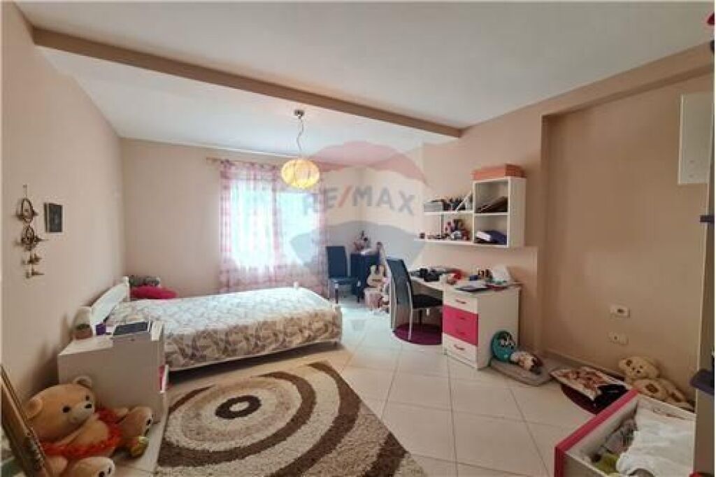 Apartament 2+1+2 per per shitje rrugen Margarita Tutulani