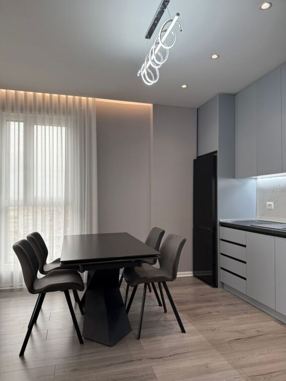 🏢Don Bosko, Residenza Trio Towers affitta appartamento 2+1+2, arredato. 87.000 Leke