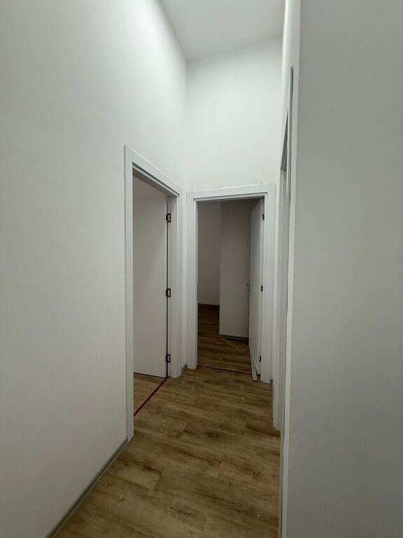 AFFITTASI APPARTAMENTO 2+1 (PER UFFICI)