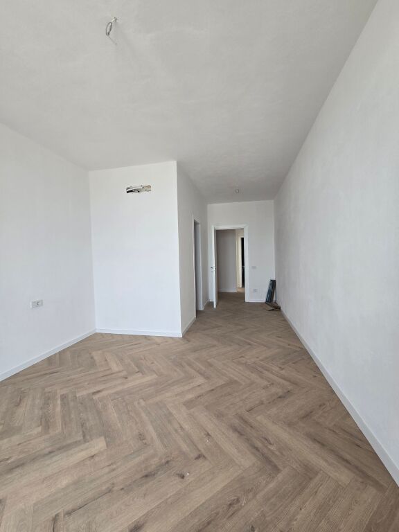 Jepet  zyrëme qira 3+1+2 ,Mine Peza