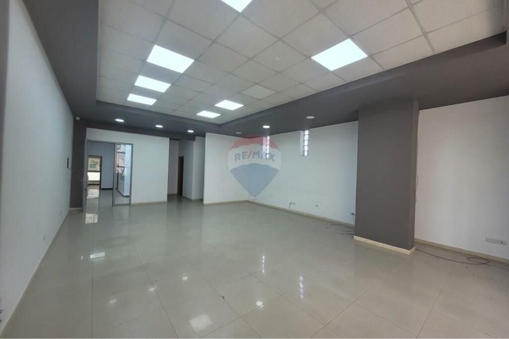 Zyrë - Për Qira - Myslym Shyri, Tiranë