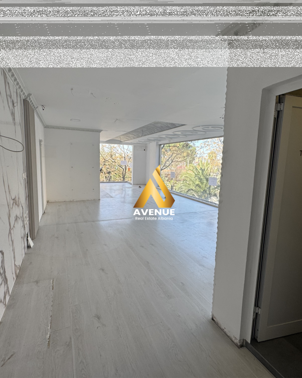 AMBIENTE COMMERCIALE DI LUSSO IN VENDITA – 21 DICEMBRE, TIRANA